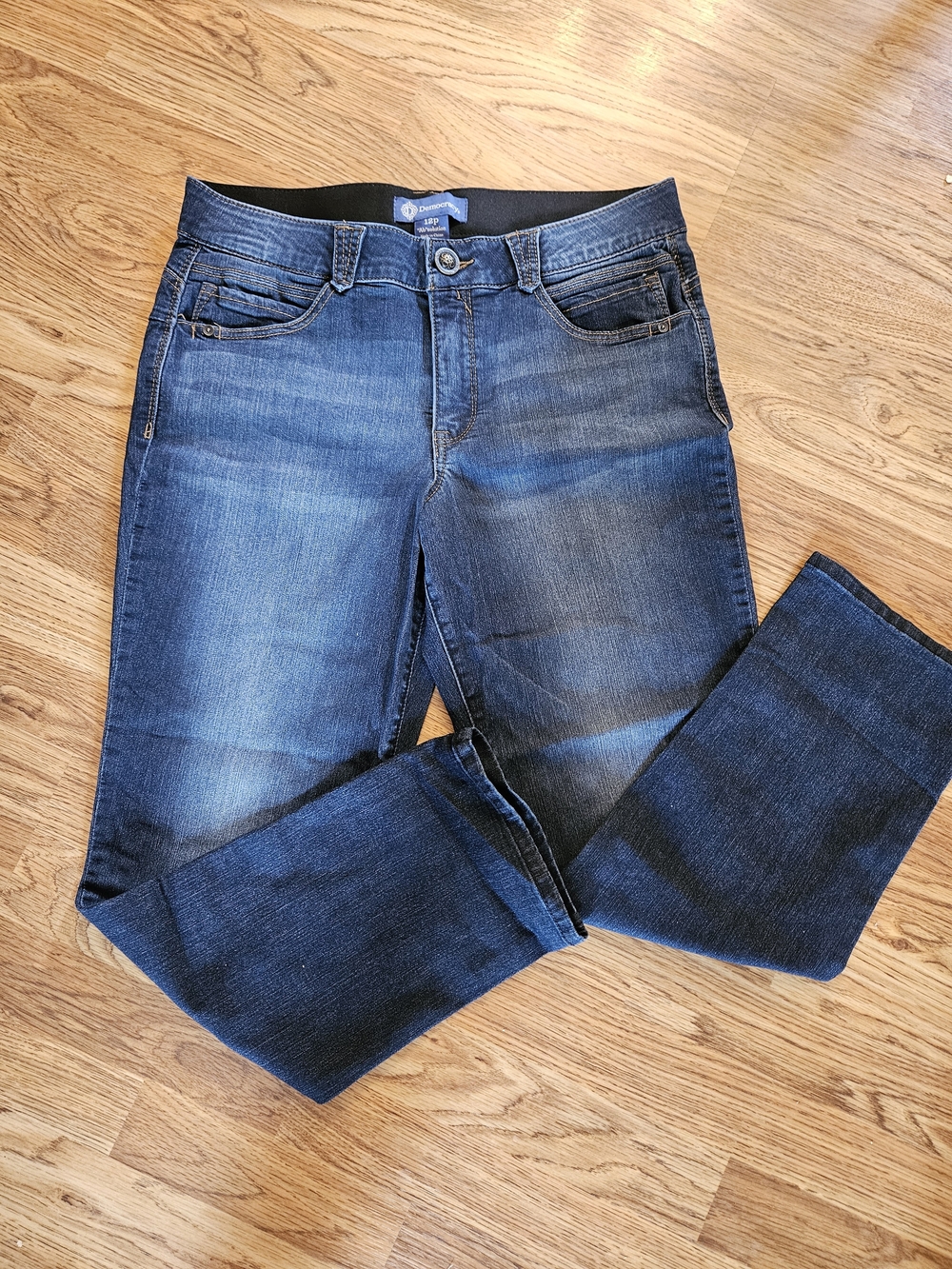 Democracy Women's "Ab"solution Straight Leg Jeans In Dark Wash Size 12P